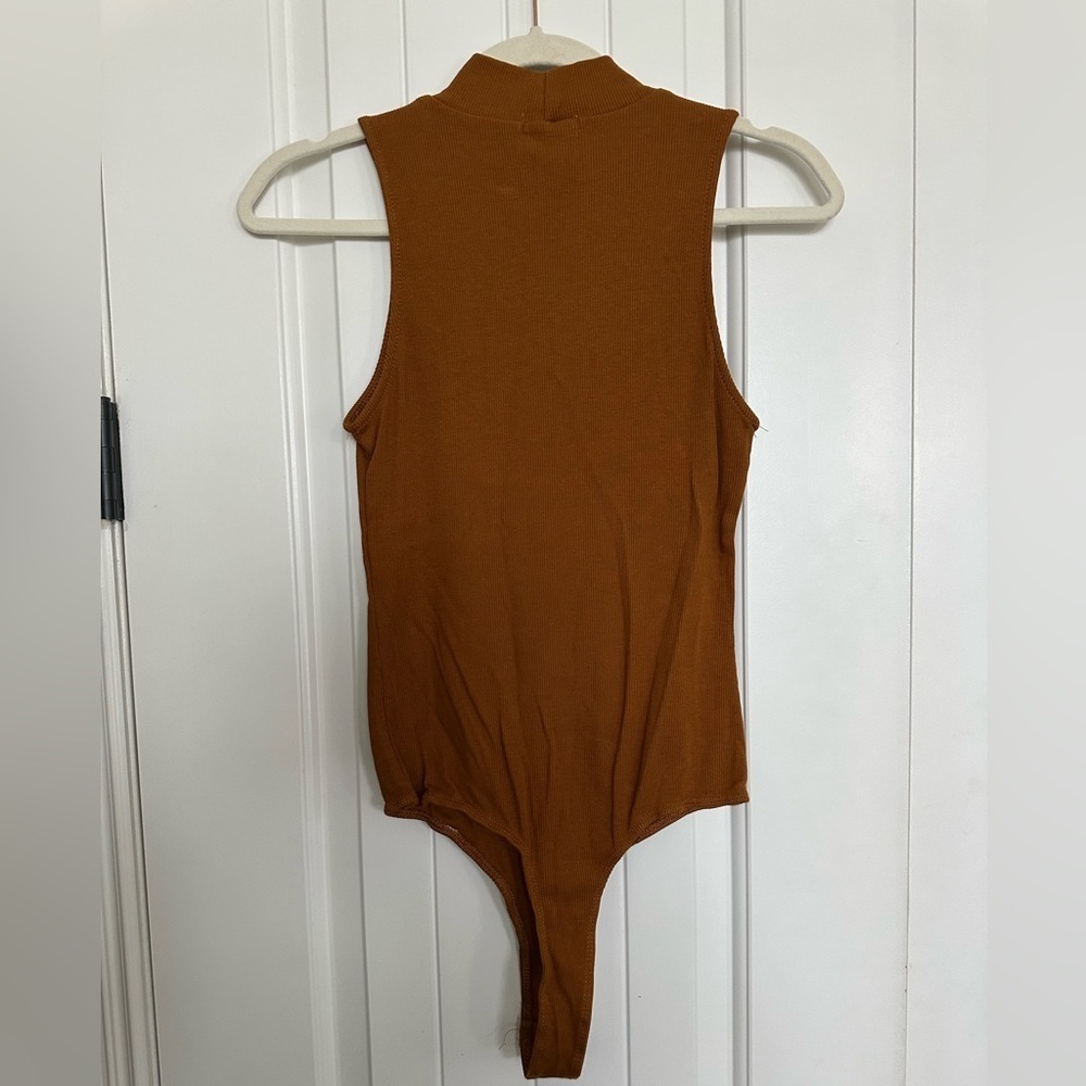 Women’s Sleeveless High-Neck Bodysuit - Picture 3 of 3